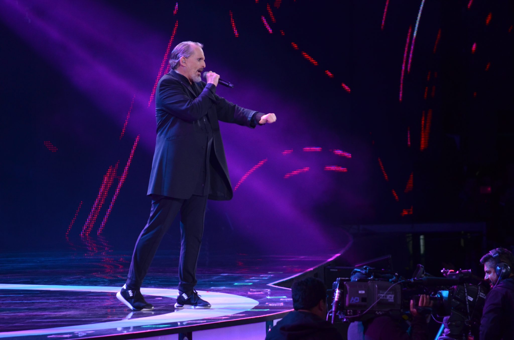 Miguel Bosé abre la primera noche del Festival Internacional de la Canción