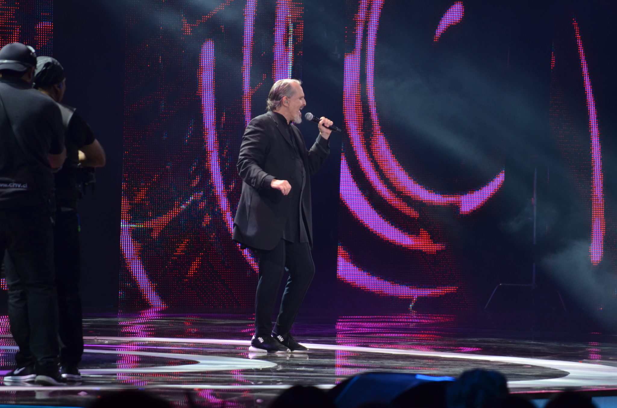 Miguel Bosé abre la primera noche del Festival Internacional de la Canción