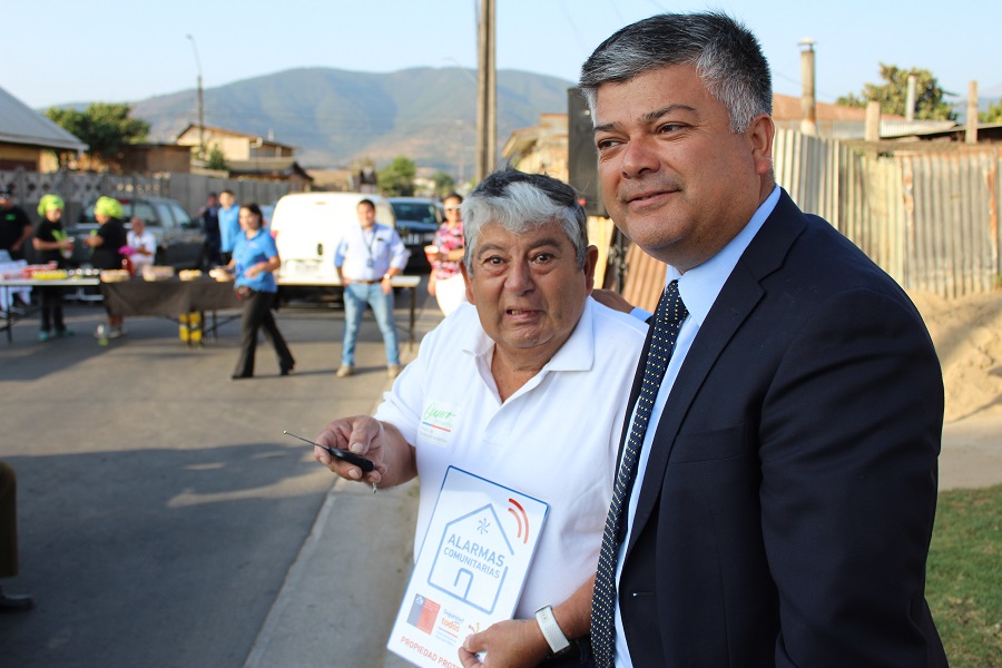 Entregan alarmas comunitarias a vecinos de poblaciones Orval y Bernardo O’Higgins de Limache