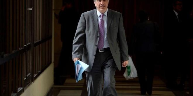 Senador Chahuán pide a Guillier marginarse de delegación parlamentaria que viajará a La Haya