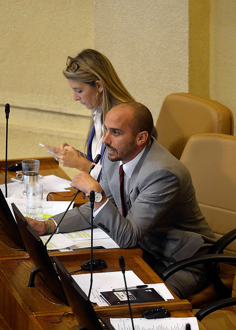 Diputado Longto pide un reconocimientoen vida para el “Tiburón Contreras” mientras esté en vida