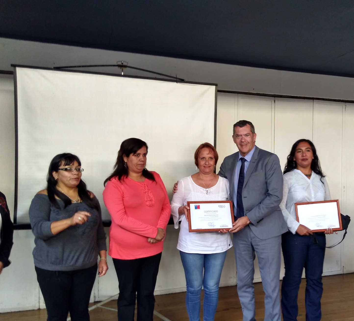 Veintiséis mujeres recibieron apoyo para sus emprendimientos en Quillota