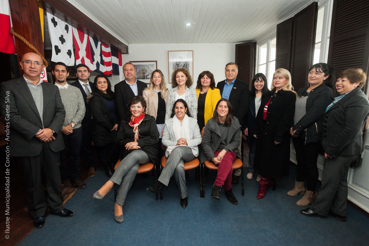 Concón, Quintero y Puchuncaví renovaron convenio que atiende a mujeres víctimas de violencia intrafamiliar