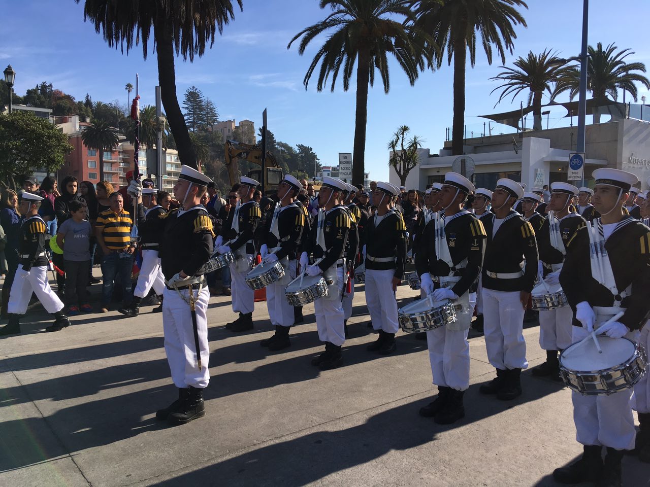 Familias viñamarinas disfrutaron de primer desfile en homenaje a Glorias Navales