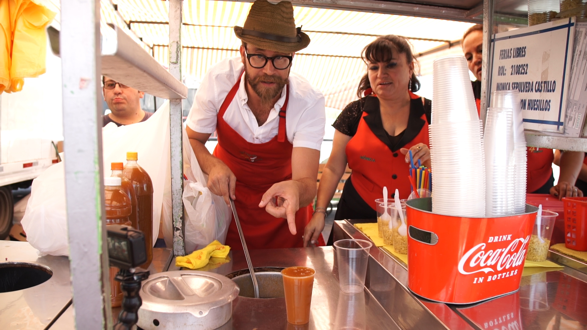 Se estrena este domingo nueva apuesta cultural en TVN “Aquí te las traigo, Peter”