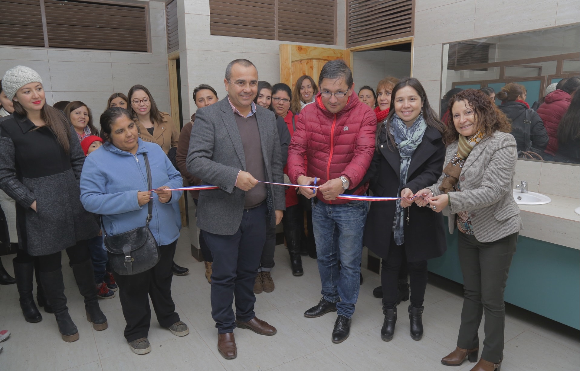 Inauguran nuevos baños y patio de pre-básica en Colegio Guardiamarina Guillermo Zañartu Irigoren de Quilpué