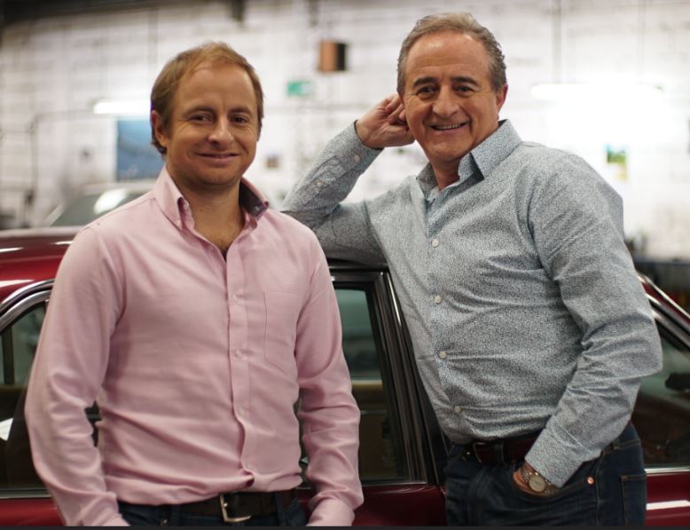 Jorge Hevia y su hijo vuelven a conducir juntos en TV en “Vitrina Automotriz”