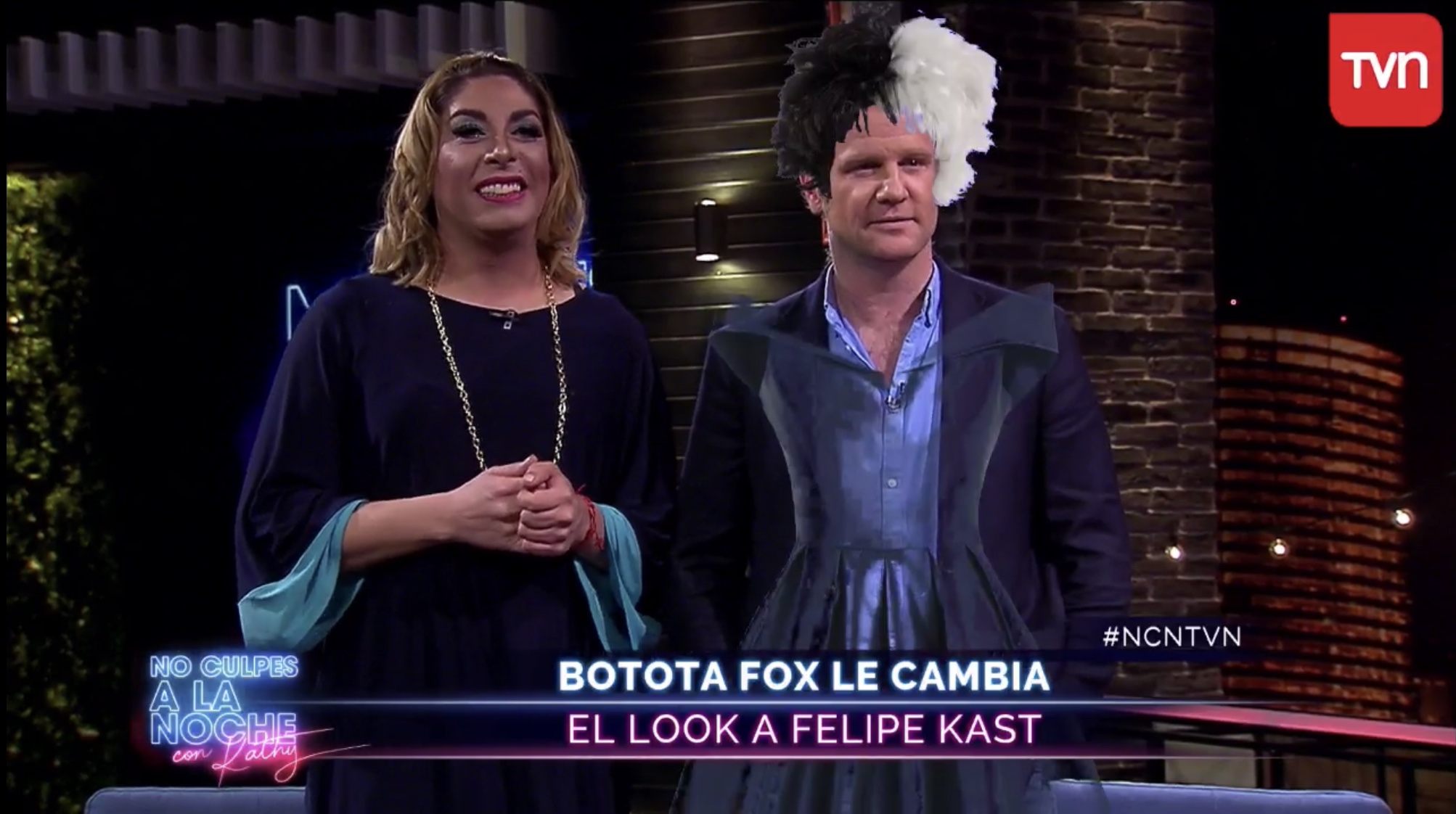 “No Culpes a la Noche”: Felipe Kast cambió de look y habló de contingencia en una cama elástica