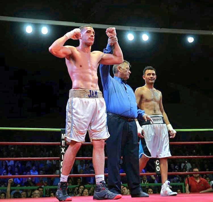 Este viernes “El Ingeniero” Julio Álamos sale a defender su título sudamericano en el Teatro Caupolicán