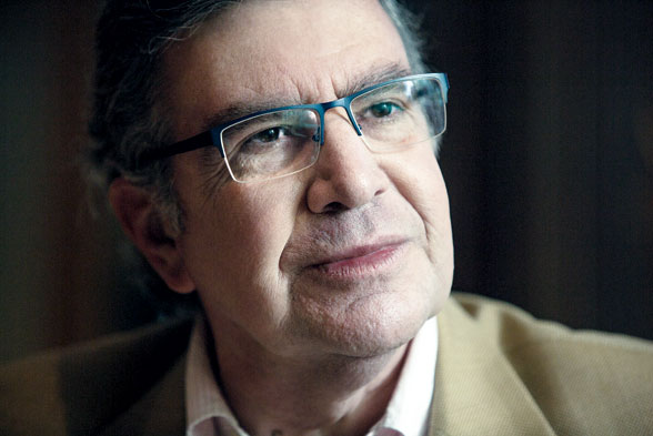 Alcalde Joaquín Lavín enfrentará las críticas a su normativa contra el acoso callejero en “El Informante” de TVN