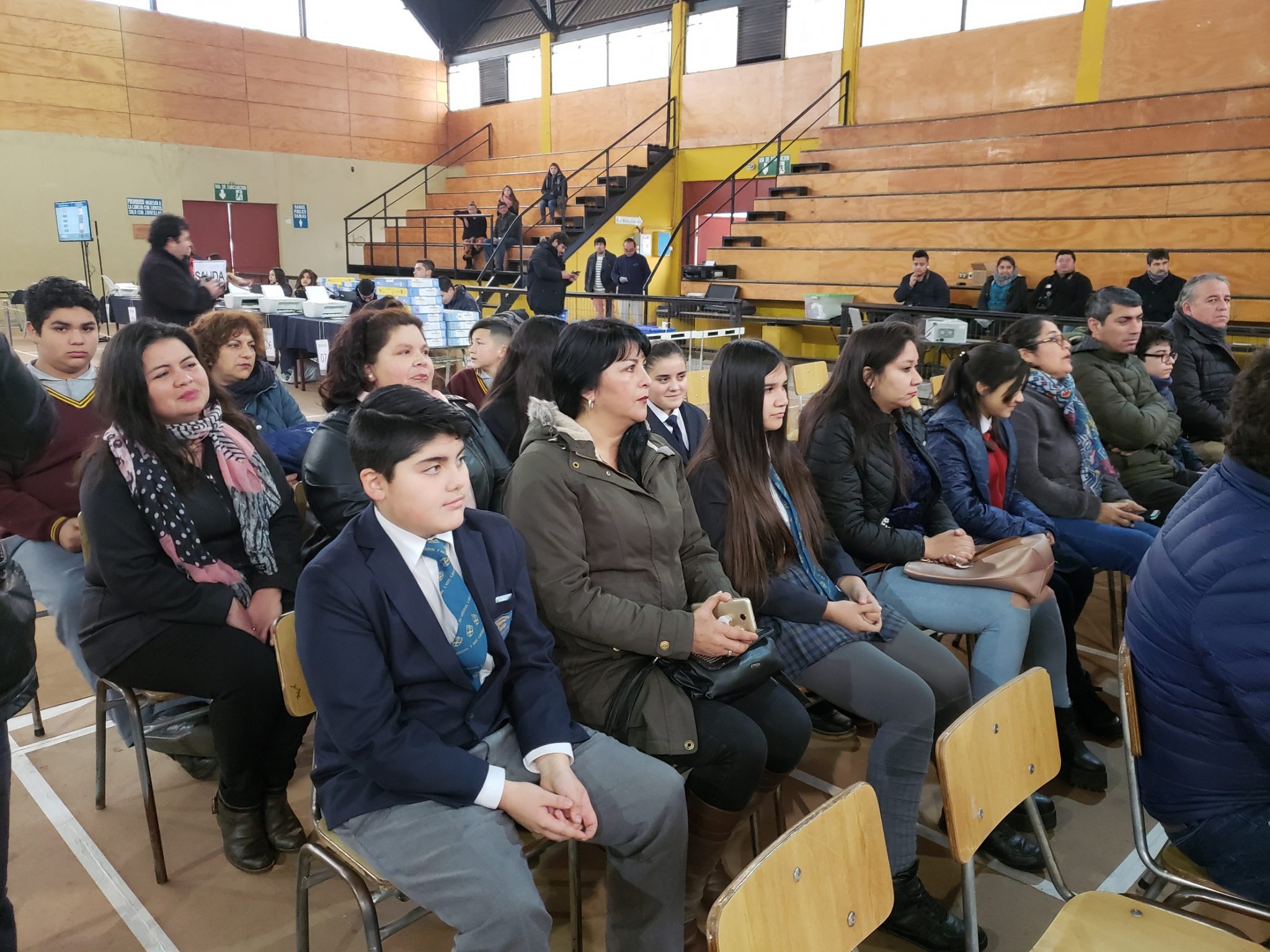 Más de 150 estudiantes de séptimo básico recibieron computadores en Nogales