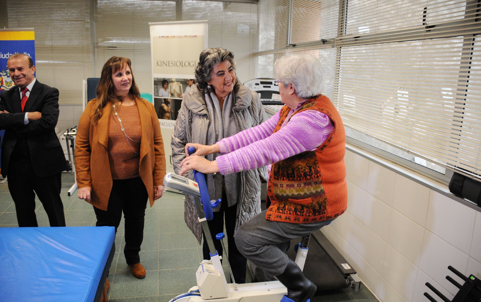 Municipio de Viña del Mar oficializa alianza con UST que beneficia a pacientes kinesiológicos no incluidos en la lista GES
