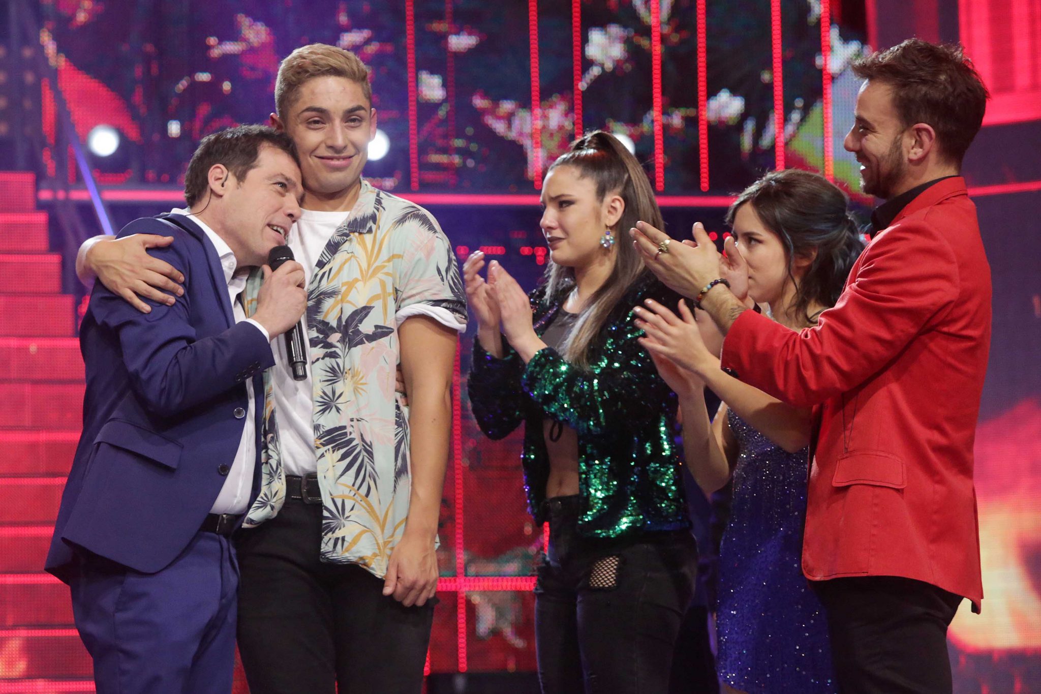 ROJO: Redes sociales destacan a Álvaro Escobar como el mejor “Tío conductor”   