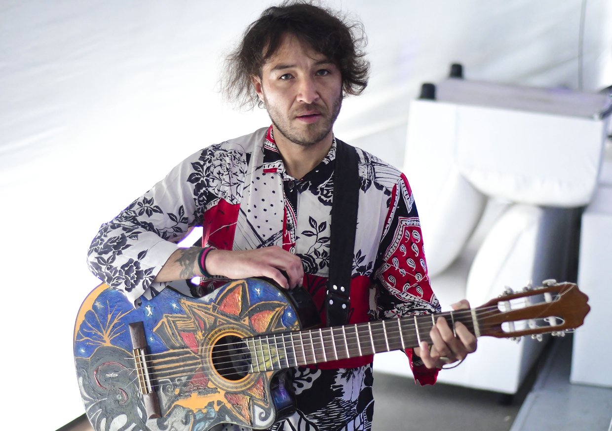Liceo Artístico Gronemeyer de Quilpué conmemora “Día Nacional del Rock” con concierto de Chinoy