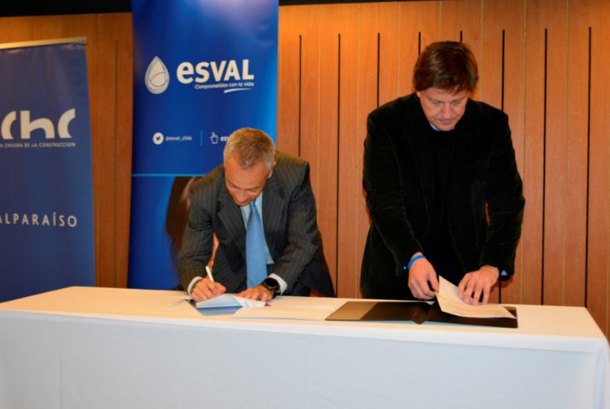 Cámara Chilena de la Construcción y Esval firman convenio para impulsar proyectos habitacionales