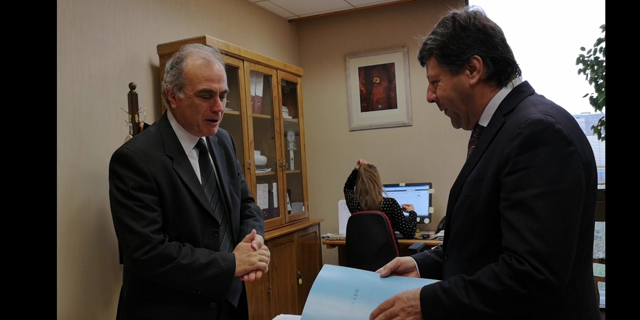 Senador Juan Castro presenta proyecto de reforma que restringe las reelecciones