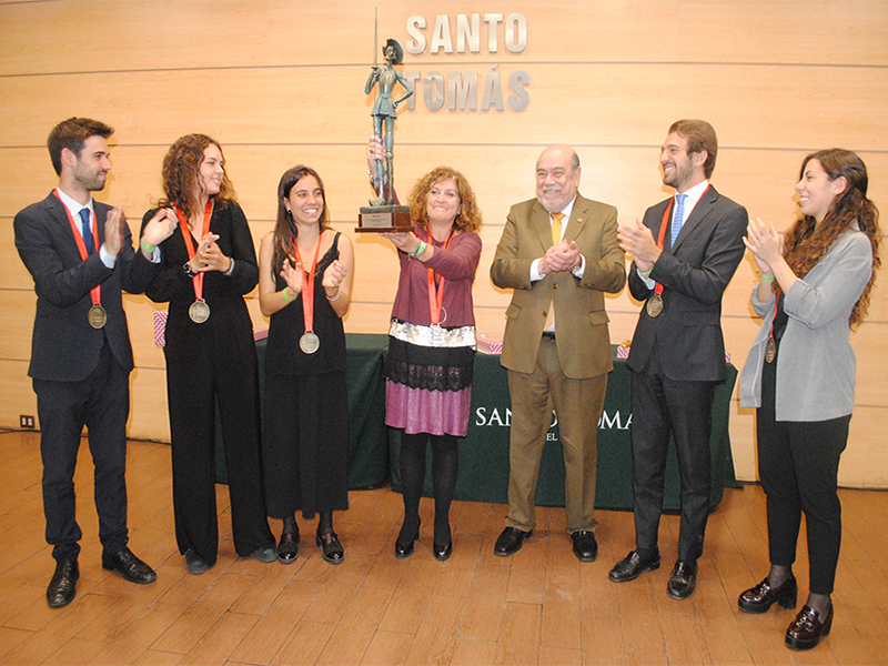 Universidad de Zaragoza gana el Sexto Torneo Internacional de Debates Santo Tomás en Viña del Mar