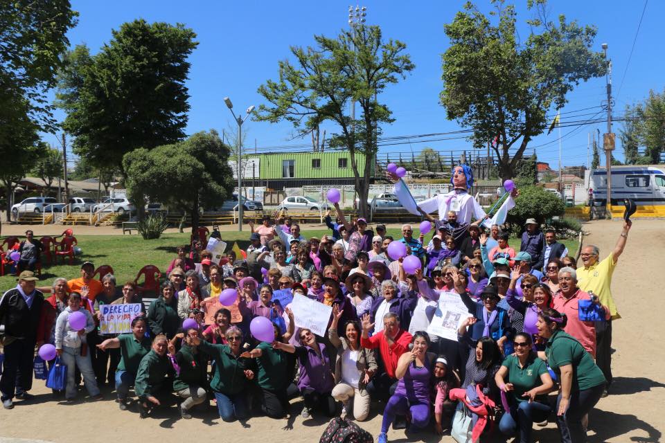 Concón: Adultos mayores realizaron caminata por sus derechos