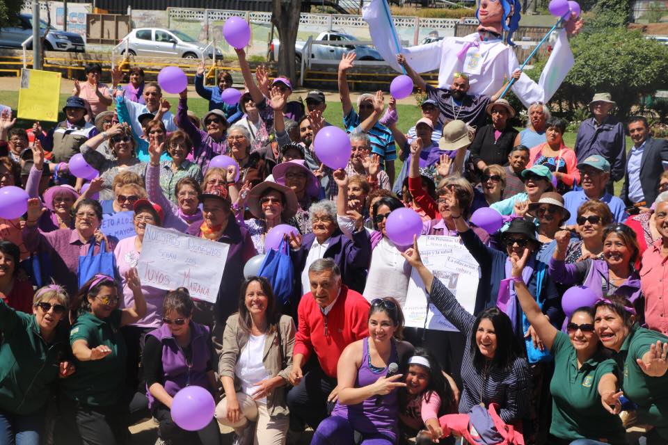 Concón: Adultos mayores realizaron caminata por sus derechos