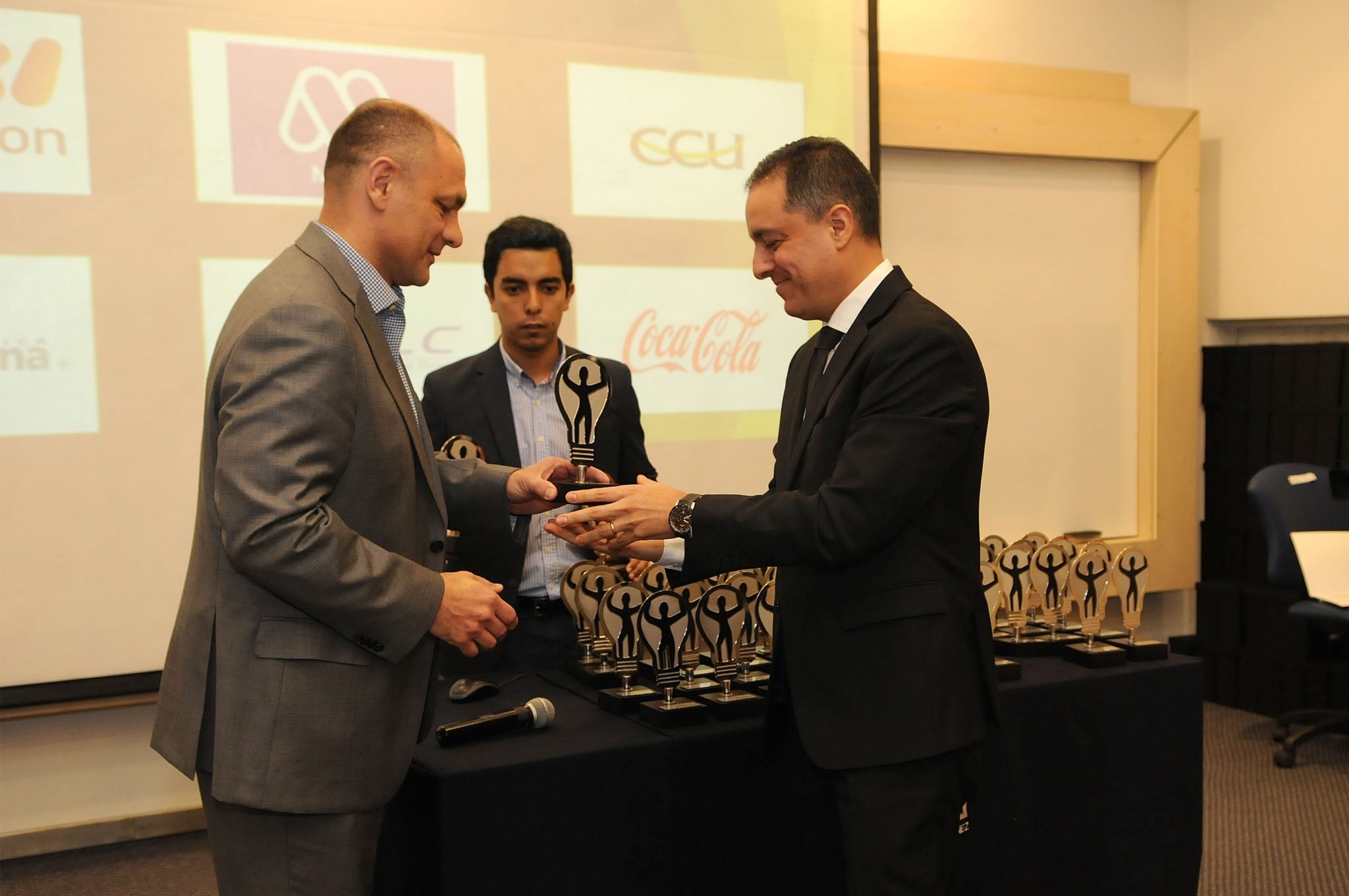 Mega gana galardón como una de las mejores 50 empresas más innovadoras en Chile