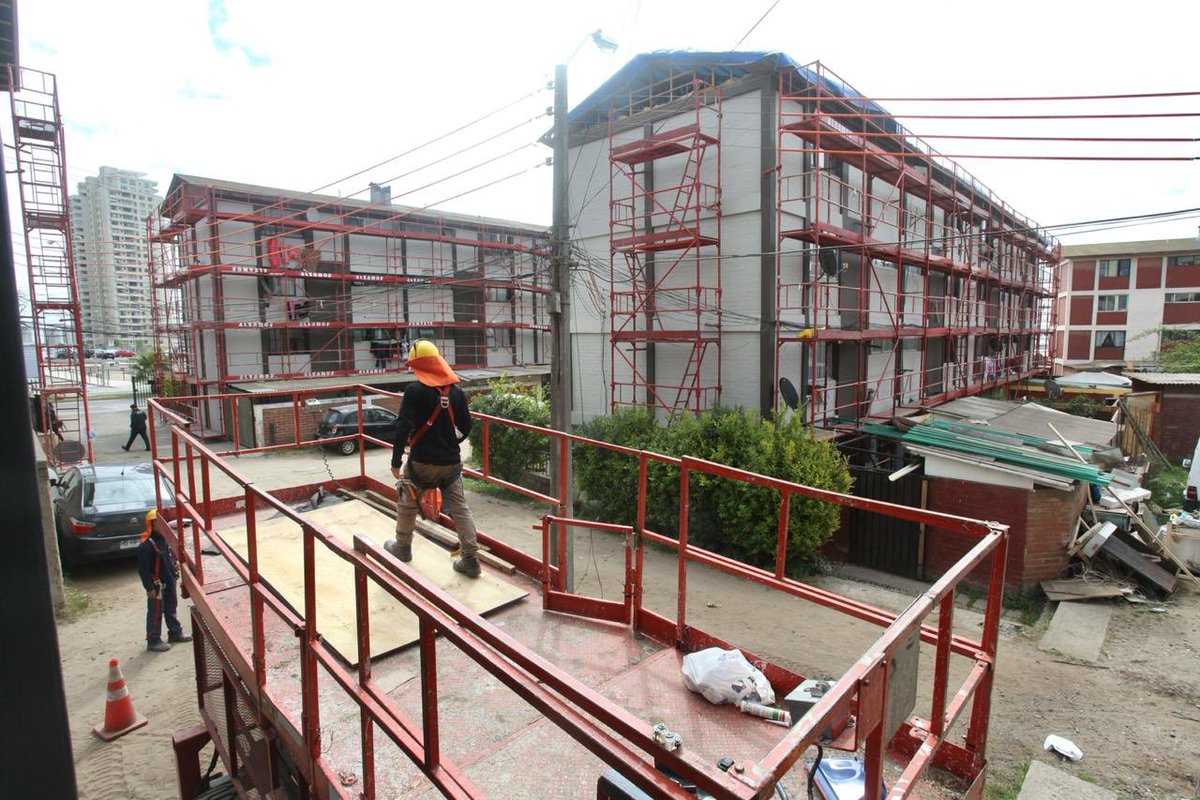 Condominios sociales de Concón son remodelados gracias a programas del serviu y gestión de juntas vecinales con el municipio