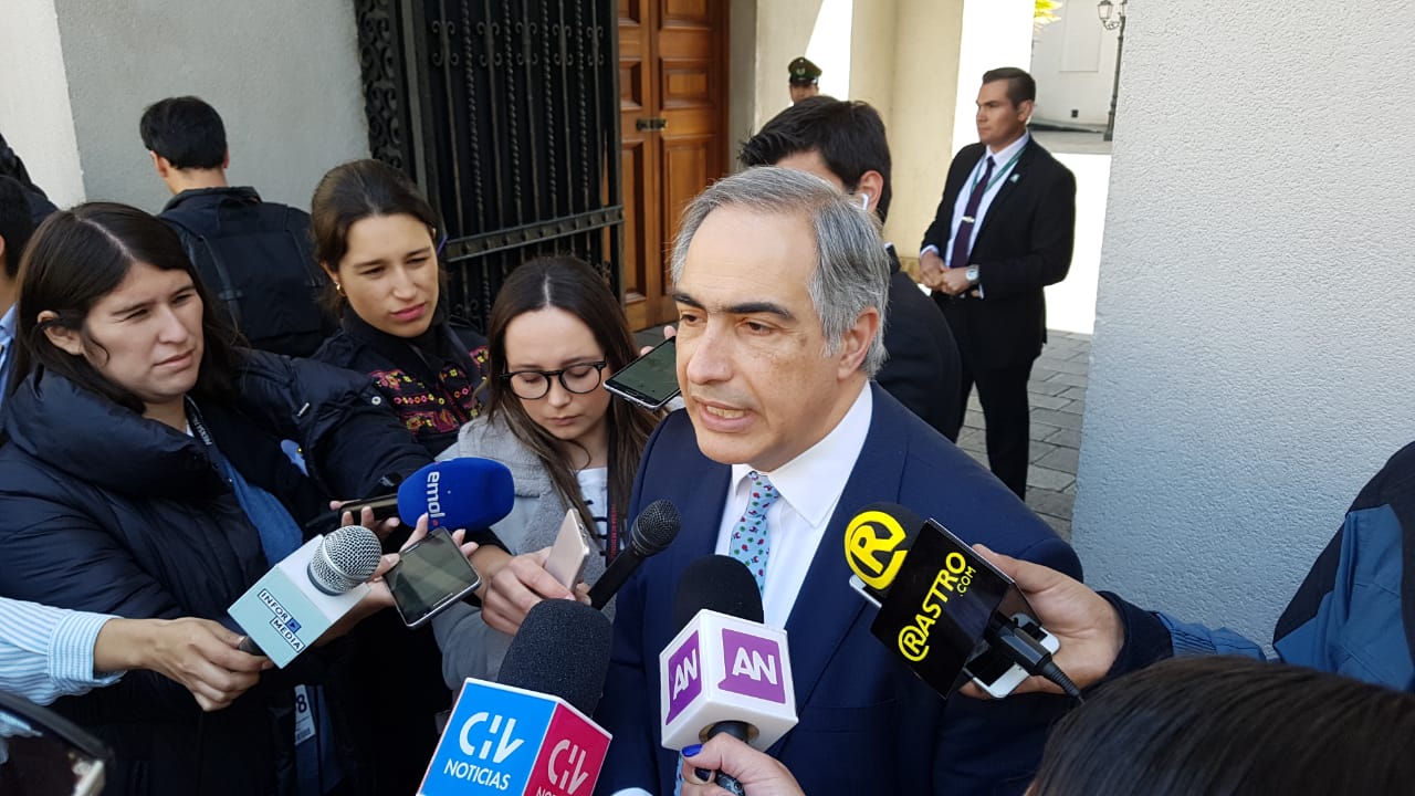 Chahuán llama a Evo Morales a cumplir el fallo y dejar de utilizar políticamente el tema marítimo