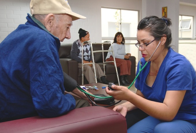 Concón: Hoy se vence el plazo de inscripción para curso gratuito de “Formación de Cuidadores para Adultos Mayores”