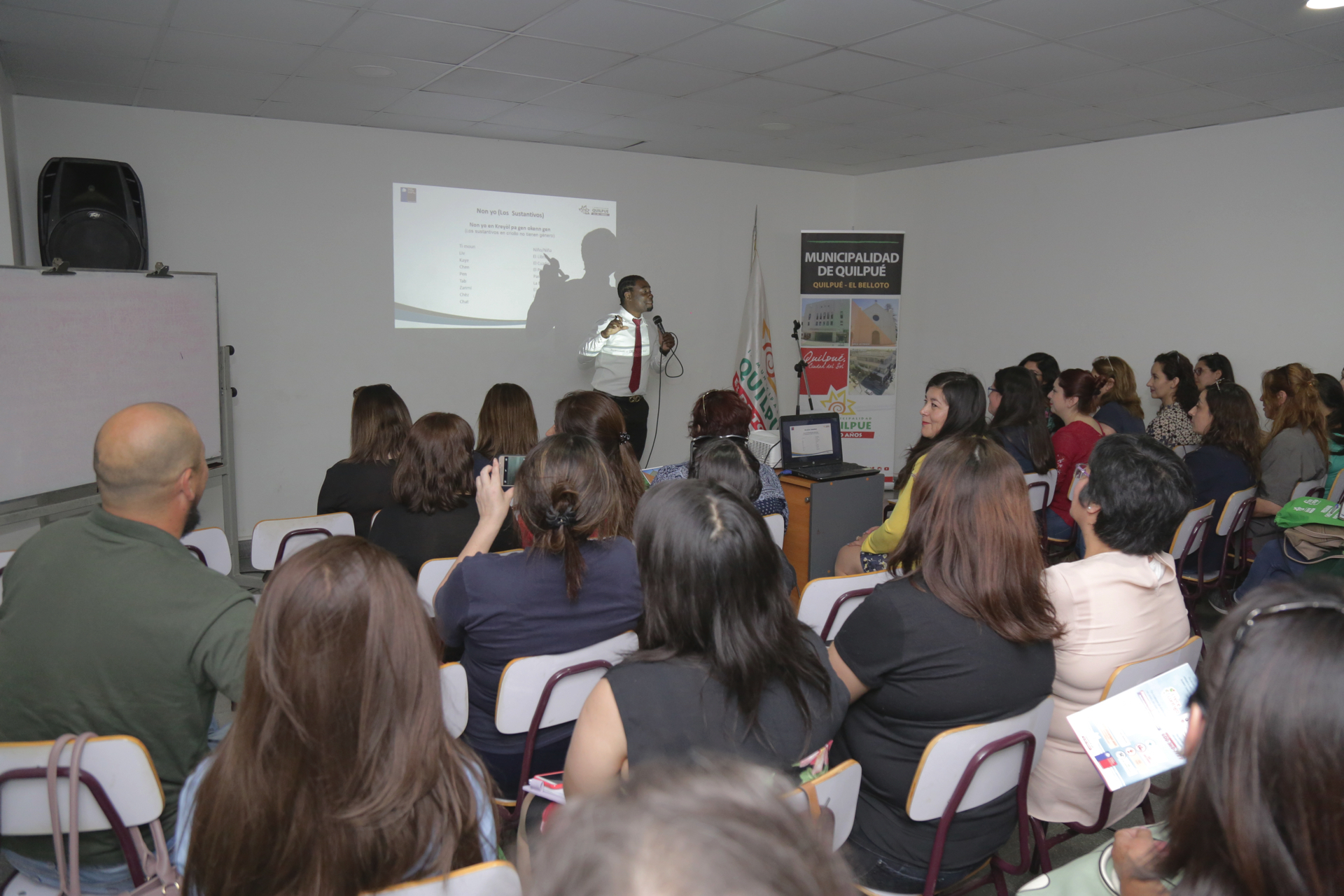 Funcionarios quilpueínos se capacitan en Creolé