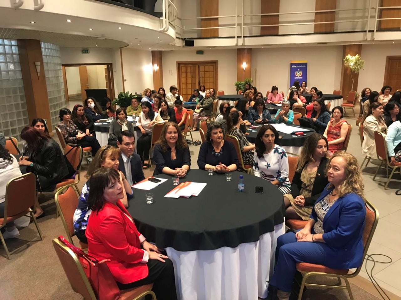 Viña del Mar: Un total de 2 mil 600 viñamarinas han participado en programa “Mujeres Jefas de Hogar”