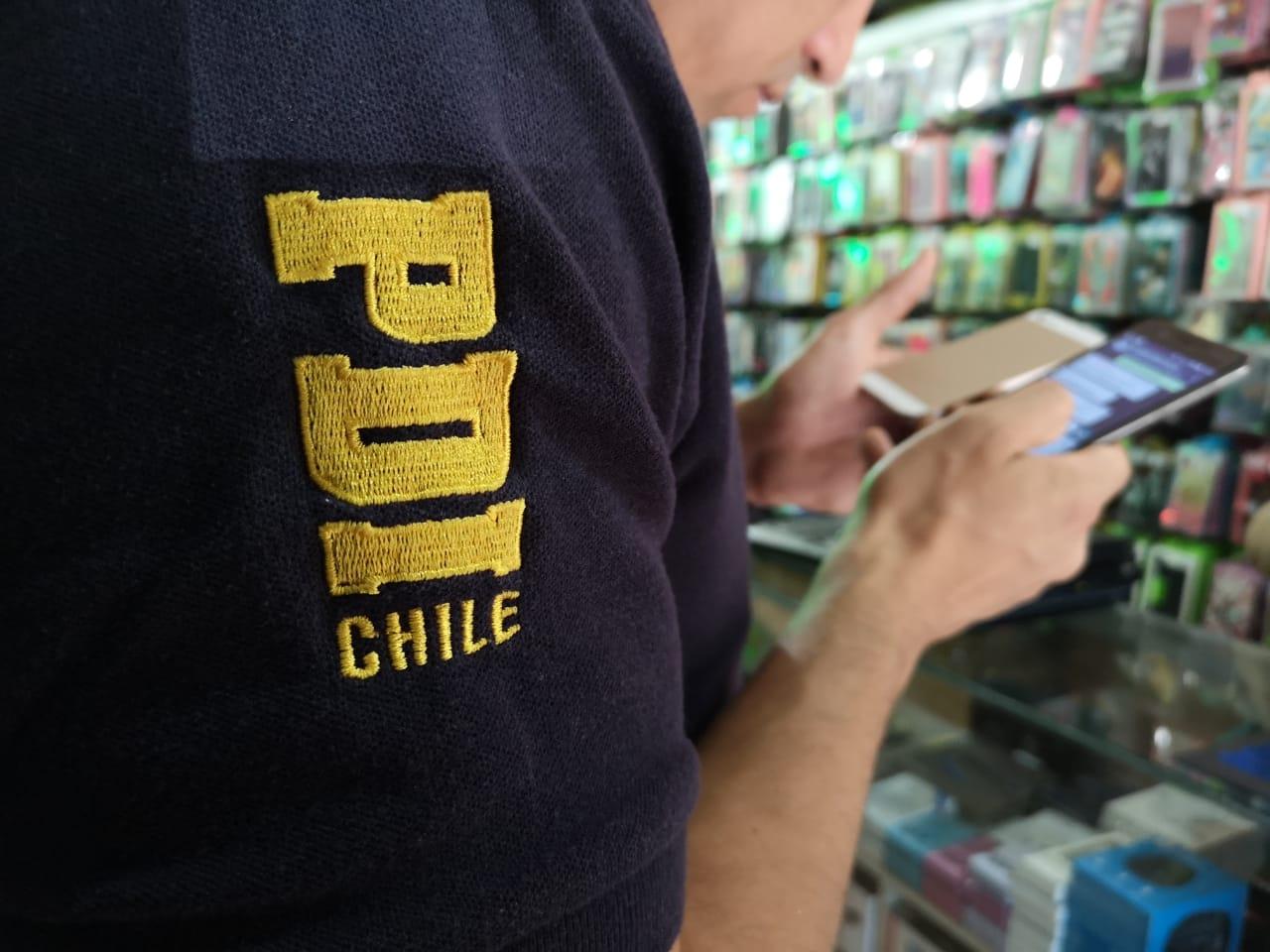 PDI y Seguridad Pública realizan importante fiscalización de especies robadas en Calle Uruguay de Valparaíso