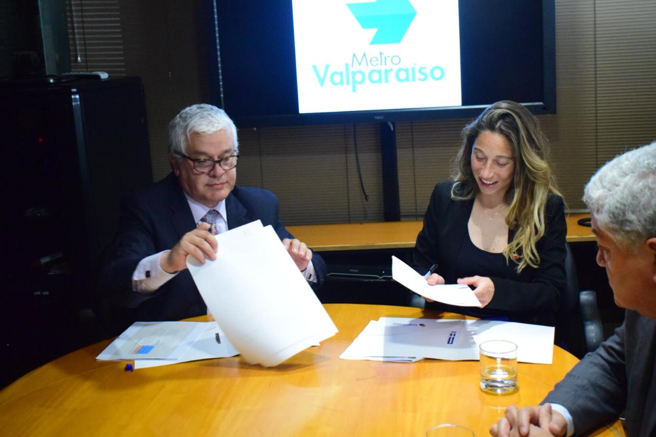 Merval y Ministerio de la Mujer y la Equidad de Género firman convenio para promover inserción laboral femenina y equidad