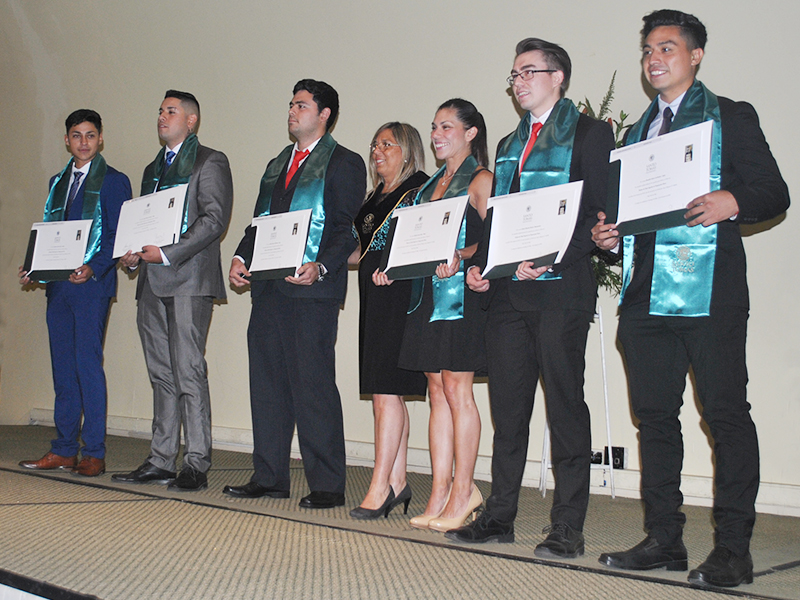 Cerca de 500 nuevos técnicos y profesionales reciben sus títulos en Santo Tomás Viña del Mar