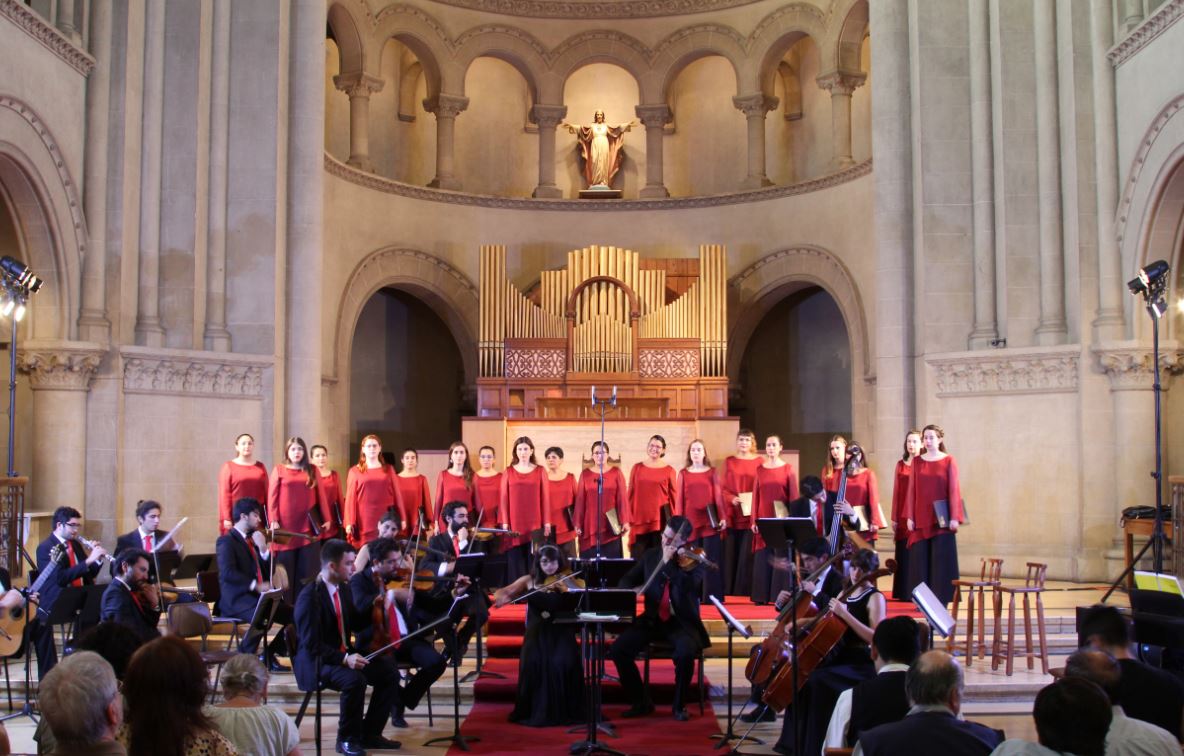 Coro Femenino de Cámara y Orquesta de Cámara de la PUCV ofrecerá concierto de Navidad