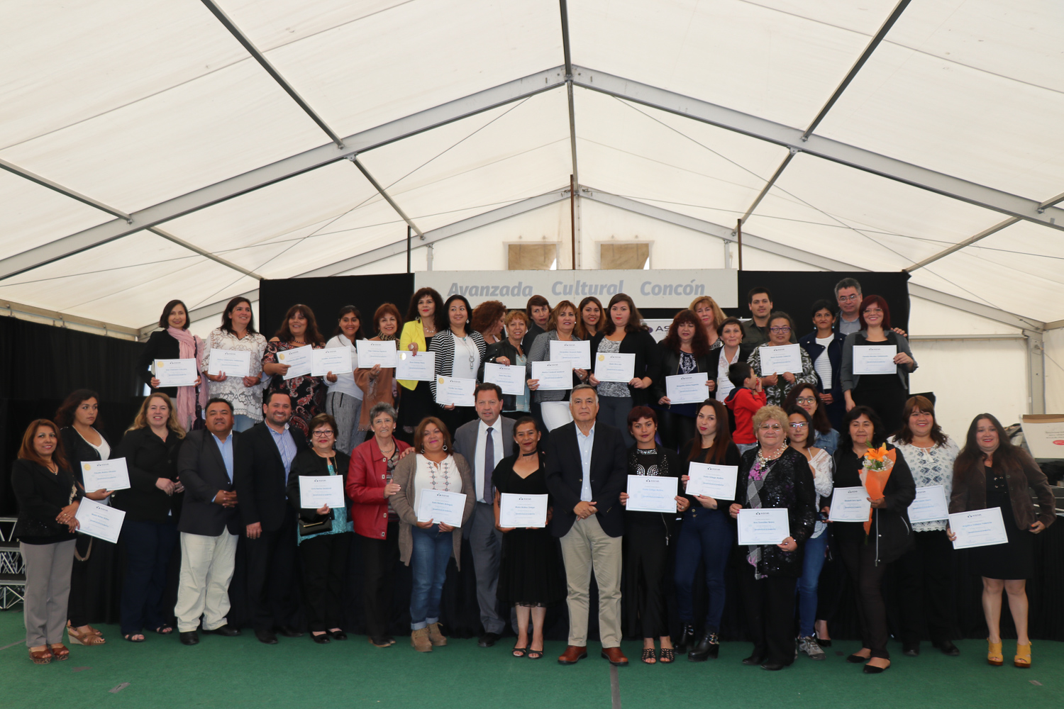 Concón: Vecinos se certificaron como manipuladores de alimentos