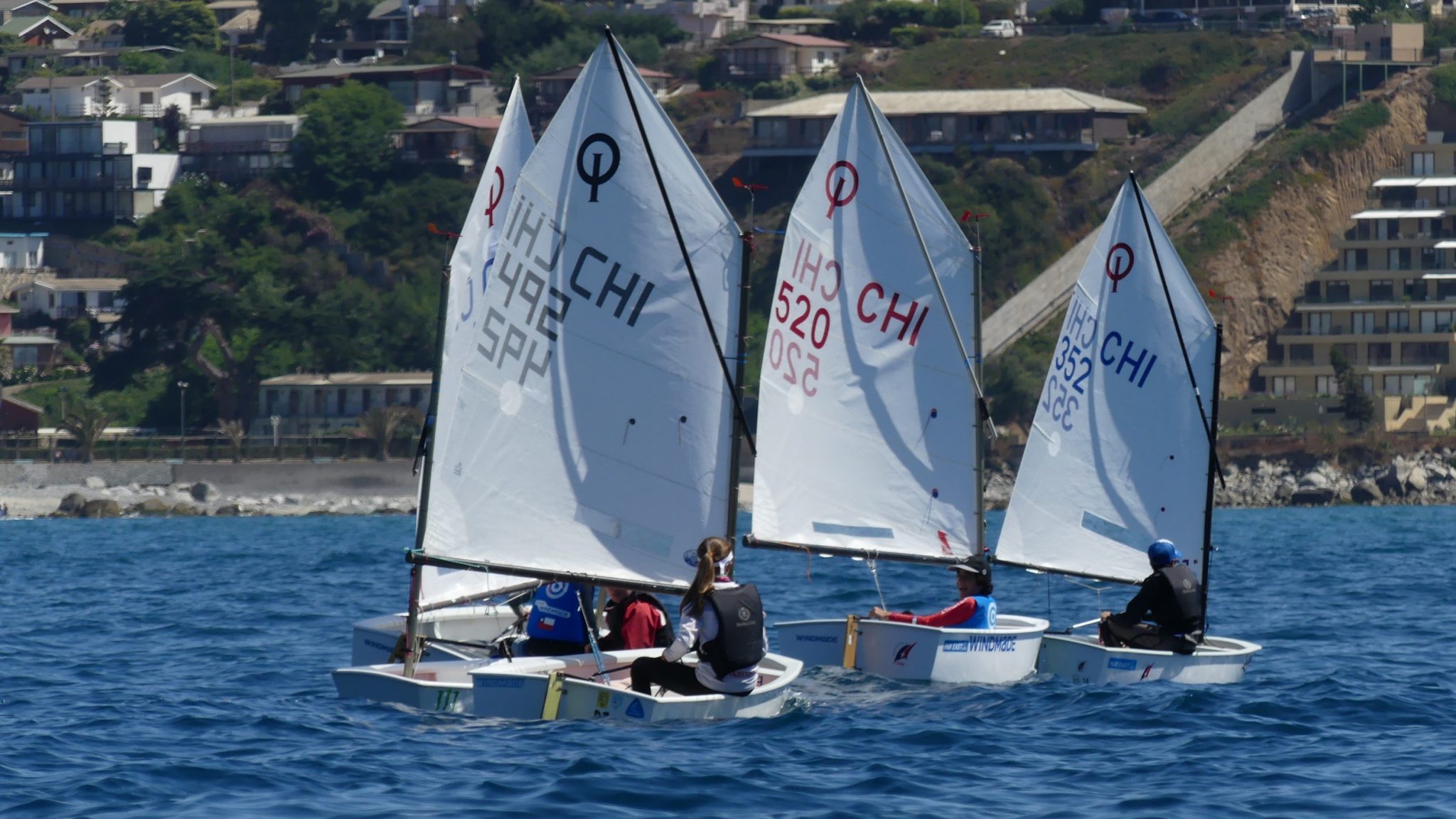 Los punteros mantienen ventaja en GP5 – Selectivo Sudamericano de Veleros Optimist