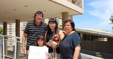 Se entrega título póstumo a familia de Javier Olmos, estudiante de UPLA