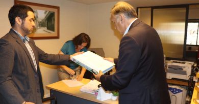 Alcalde de Concón entregó personalmente en el MINVU antecedentes de cambio al plan regulador que beneficia al comité Los Alerces