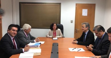 Diputados González (PPD) y Verdessi (DC) presentaron en Fiscalía solicitud de formalización contra alcaldesa Reginato