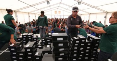 Municipio de Concón entregó ayuda escolar a 725 niños de la comuna