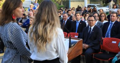 Viña del Mar: Con un minuto de silencio por víctimas de Femicidio se conmemoró el Día de la Mujer