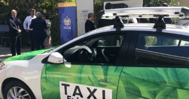 Primer Taxi Básico Eléctrico de la región debuta en Viña del Mar