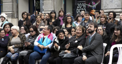 Junto a la Mesa de Diversidades y Disidencias Sexuales el Alcalde Jorge Sharp encabeza acto de izamiento de la bandera de la Diversidad Sexual en Valparaíso