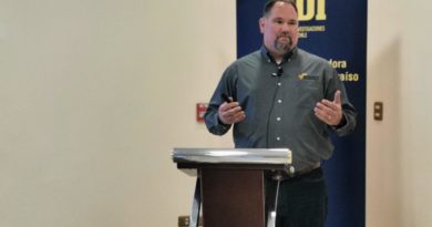 Experto en ciberseguridad de Amazon se reunió con detectives de la PDI en Valparaíso