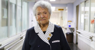 Eliana Vergara: A sus 90 años continúa entregando solidaridad a los pacientes del Hospital Van Buren