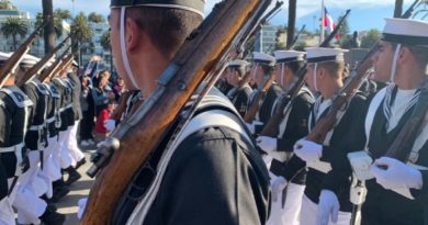 Viña del Mar: Efectivos de la Armada realizaron homenaje a Glorias Navales