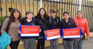 411 estudiantes de colegios municipales de Quilpué fueron beneficiados con entrega gratuita de computadores