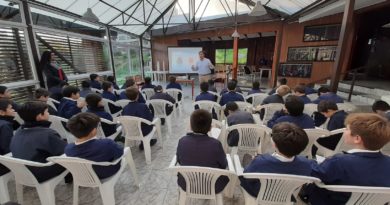 Estudiantes The Mackay School inician unidad energética