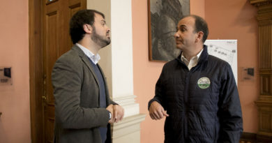 Alcalde Sharp y gerente de Trolebuses de Valparaíso piden al gobierno cumplir con acuerdo de financiamiento