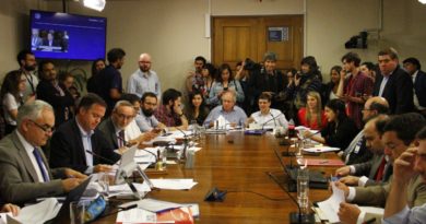 Comisión de Constitución aprobó la reducción de dieta parlamentaria en un 50%