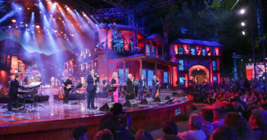 Mocedades cerró #Olmué2020 con románticos clásicos con caída y todo